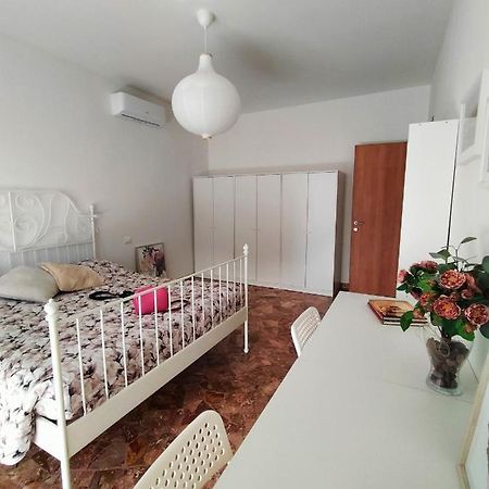 Liz'S House, Appartamento Super Servito A Firenze Екстериор снимка