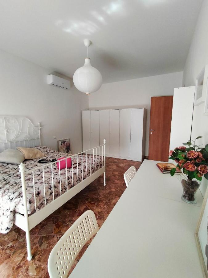 Liz'S House, Appartamento Super Servito A Firenze Екстериор снимка